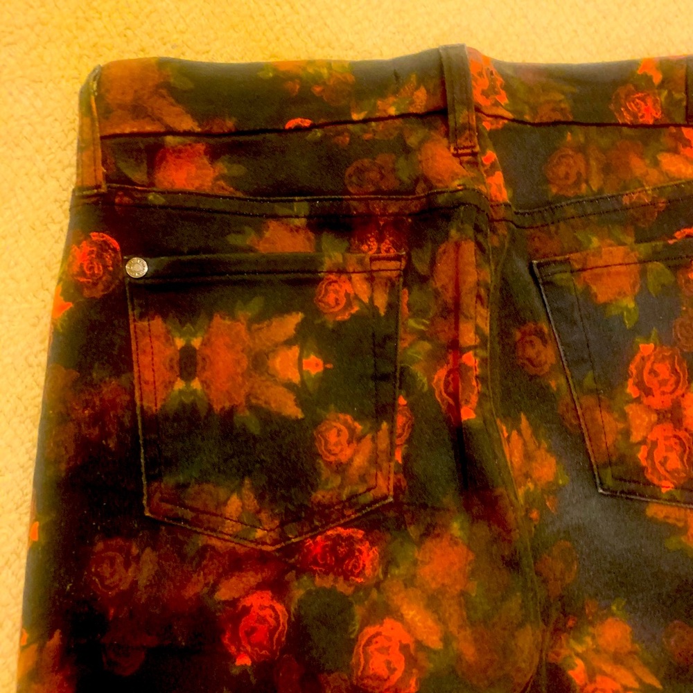 Super cute floral 7 For Mankind denim size 26